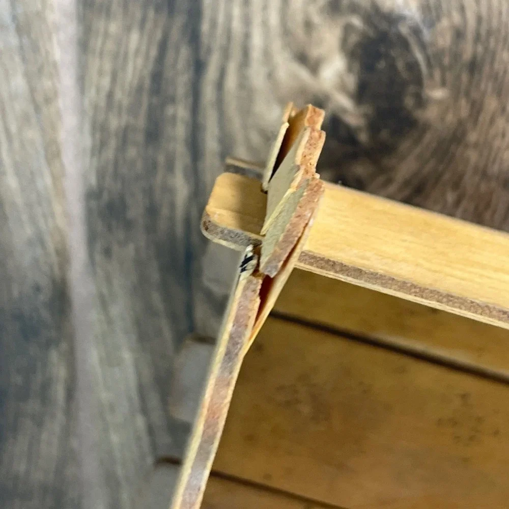 N/A small crack